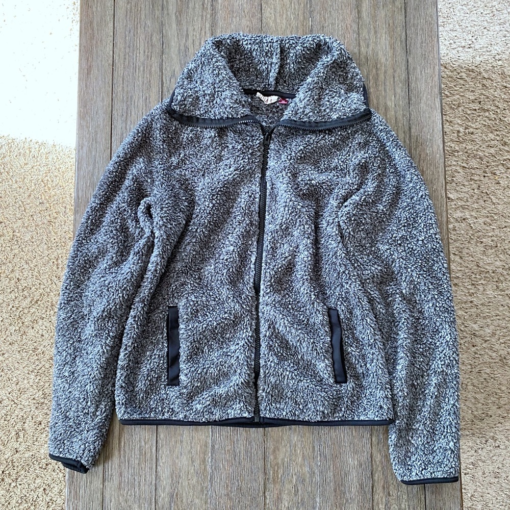 SO Fuzzy Zip Uo Sweatshirt